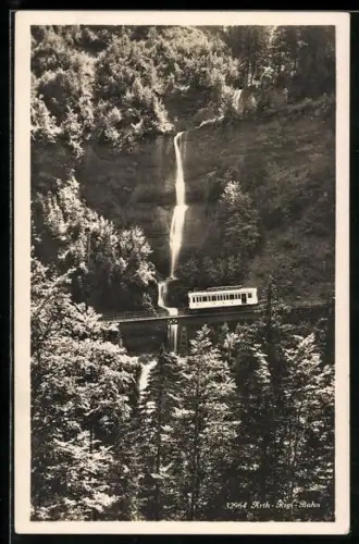AK Arth-Rigi-Bahn vor Wasserfall