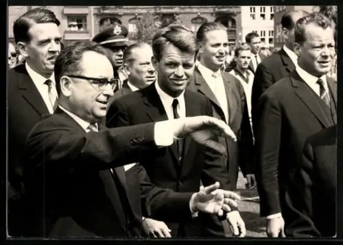 AK Berlin, Berliner Bürgermeister Willy Brandt mit dem U.S. amerikanischen Justizminister Robert F. Kennedy