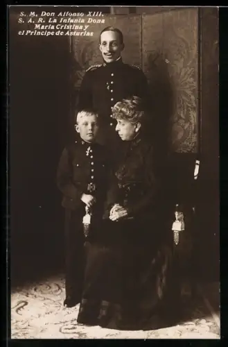 AK König Alfonso XIII mit Infantin Maria Cristina und Fürst von Asturien