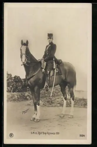 AK Alfons XIII. König von Spanien in Uniform zu Pferd