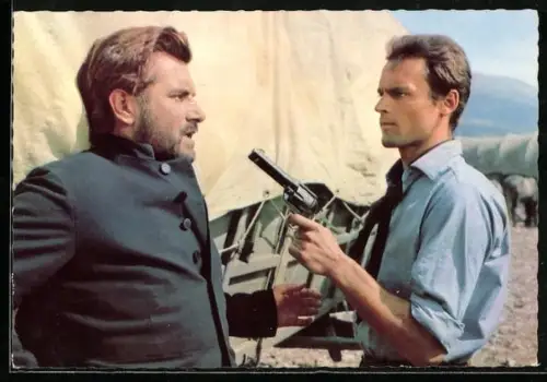 AK Filmszene aus Karl Mays Unter Geiern, Mila Baloh, Mario Girotti