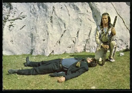 AK Schauspieler Pierre Brice und Schauspieler Mila Baloh im Film Unter Geiern