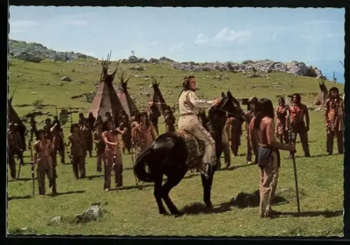 AK Winnetou II, Rechtzeitig gelangt Winnetou ins Lager der Assiniboins...