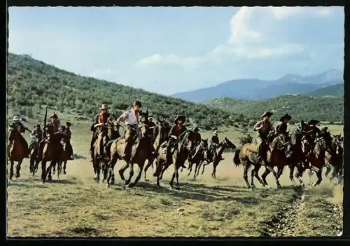 AK Filmszene aus Karl May-Film Der Schatz im Silbersee, Hernapreschende Banditen