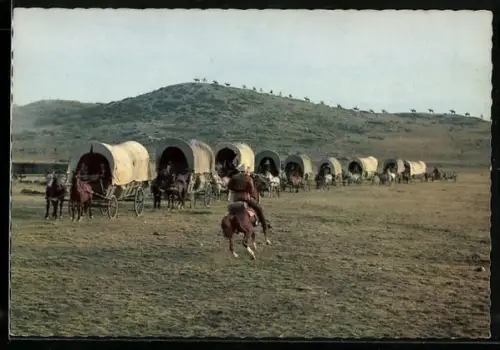 AK Filmszene aus Karl Mays Unter Geiern, Wagenkolonne