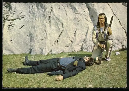 AK Schauspieler Pierre Brice und Schauspieler Mila Baloh im Film Unter Geiern