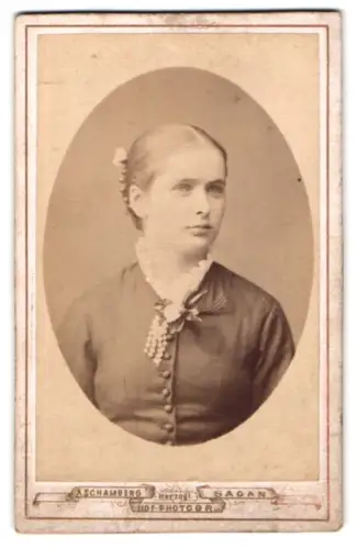 Fotografie A. Schamberg, Sagan, Ober-Hospitalstrasse 8, Porträt einer Dame