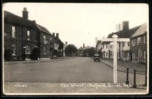 AK Hatfield, Broad Oak, The Street