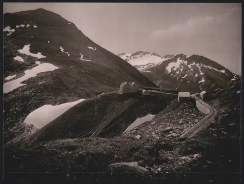 Fotografie Schroeder & Brauns, Leipzig, Ansicht Furkapass, Blick nach dem Hotel