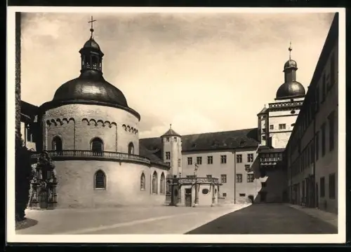 AK Würzburg, Festung Marienberg, Burghof, Marienkirche, Renaissance-Brunnenschutzel