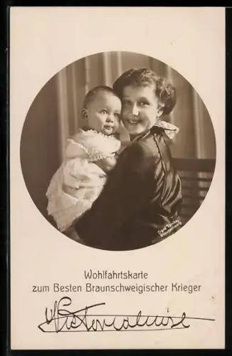 AK Herzogin Viktoria Luise von Braunschweig mit Kind