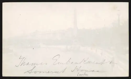 Fotografie unbekannter Fotograf, Ansicht London, Blick entlang der Themese nach dem Obelisk, Cleopotras Needle