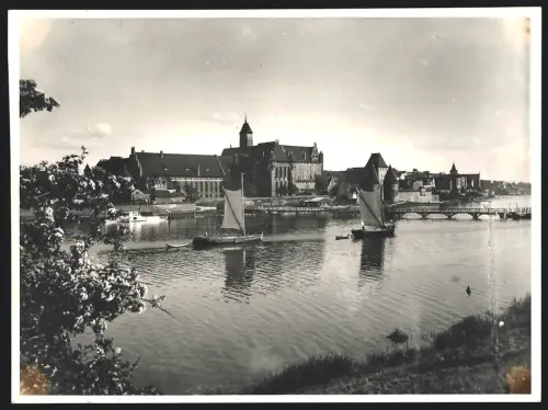 Fotografie unbekannter Fotograf, Ansicht Marienburg, Blick nach der Stadt