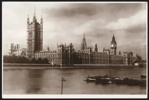 Fotografie unbekannter Fotograf, Ansicht London, Blick nach dem Palace of Westminster