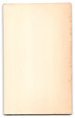 Fotografie Emil Kunert, Neu-Weissensee, Königschaussee 33, Mädchen mit Blumenkorb