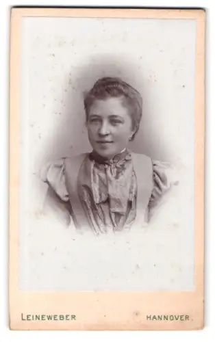 Fotografie Georg Leineweber, Hannover, Georgstrasse 30, Porträt einer jungen Frau