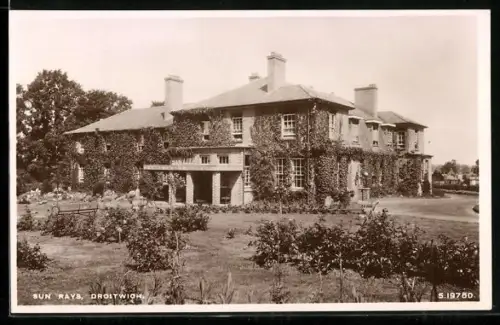 AK Droitwich, Sun Rays