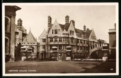 AK Oxford, Hertford College