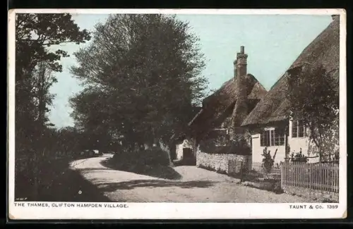 AK Clifton Hampden Village, Street scene