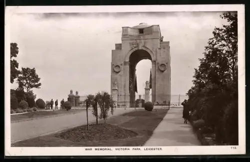 AK Leicester, War Memorial in Victoria Park