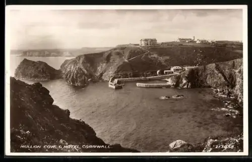 AK Mullion Cove, View of the Hotel