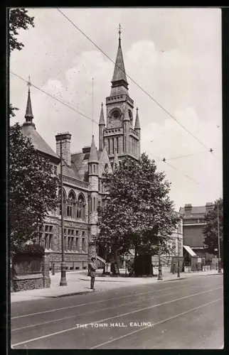AK Ealing, The Town Hall