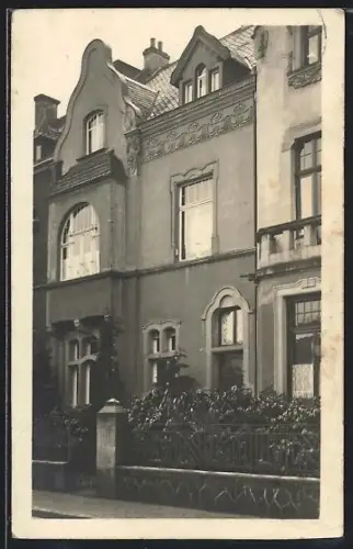 Foto-AK Andernach, Partie am Bürgerhaus mit Vorgarten