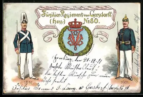 AK Füsilier-Regiment von Gersdorff No. 80, Zwei Soldaten in Uniformen 1851 und 1901