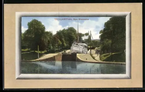 AK Trollhättan, Nya Slussarne, Dampfer an der neuen Schleuse