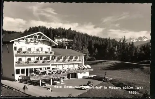 AK Mösern, Hotel-Restaurant Inntalerhof, Frontansicht mit Besucherterrasse