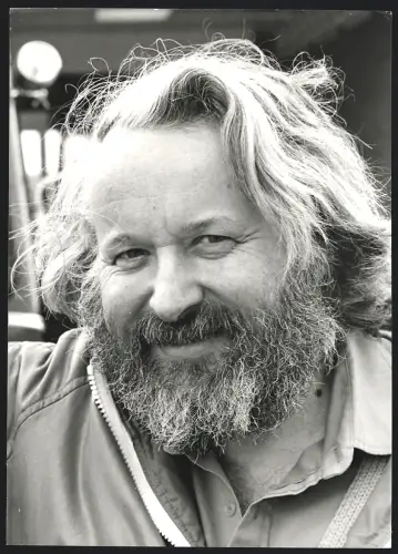 Fotografie englischer Modellbauer Michael Howard Karslake, Fellow of the Royal Society of Arts (F.R.S.A.)