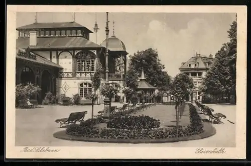 AK Bad Salzbrunn, Strasse an der Elisenhalle