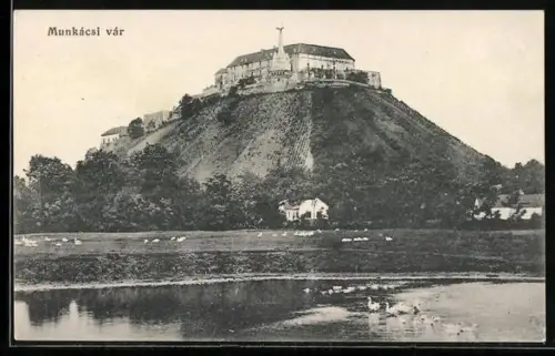 AK Munkács, Vár, Blick auf die Burg