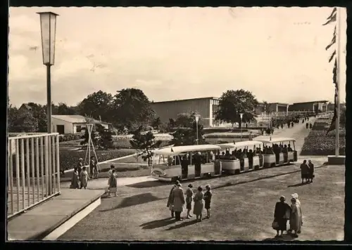 AK Erfurt, 1. Internationale Gartenbauausstellung der sozialistischen Länder, Blick von der Rendezvousbrücke