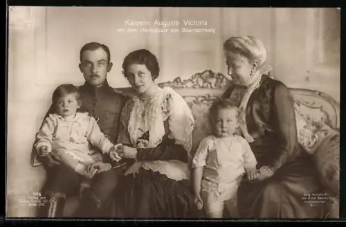 AK Ernst August Herzog von Braunschweig mit Kaiserin Auguste und seiner Gattin