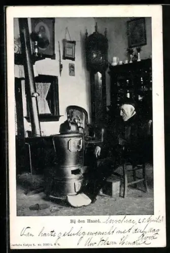 AK Alter Mann wärmt sich am Ofen