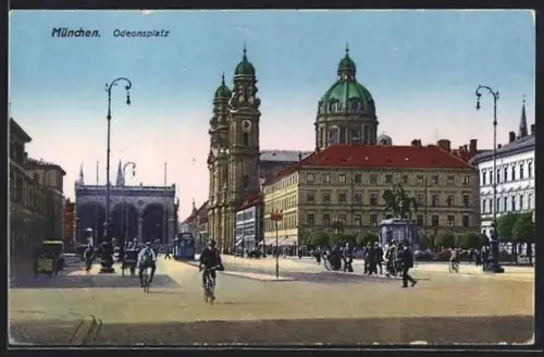AK München, Partie am Odeonsplatz mit Strassenbahn