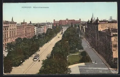 AK München, Partie an der Maximilianstrasse mit Strassenbahn aus der Vogelschau