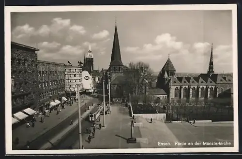 AK Essen, Partie an der Münsterkirche mit Strassenbahn