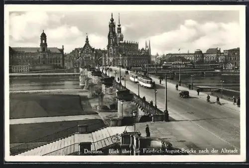 AK Dresden, Blick über die Friedrich-August-Brücke nach der Altstadt