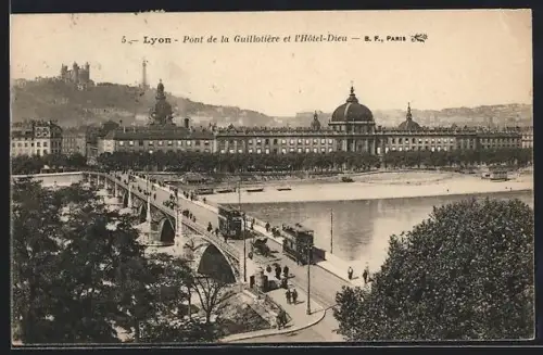 AK Lyon, Pont de la Guillotière et l`Hôtel-Dieu, Strassenbahn