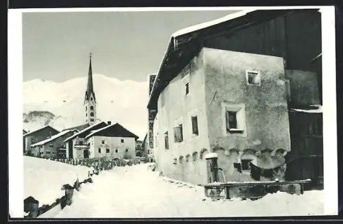 AK Zuoz, Engadinerhäuser und Kirche