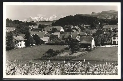 AK Schwarzenburg, Ortsansicht mit Eiger, Mönch und Jungfrau