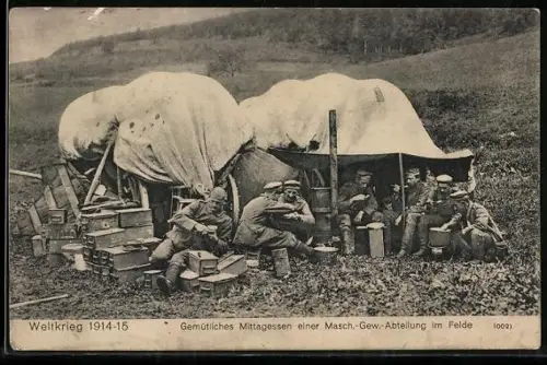 AK Mittagessen einer Maschinen-Gewehr-Abteilung im Felde
