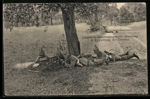 AK Infanterie-Maschinengewehr-Abteilung in Erwartung des Feindes