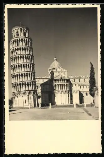 Foto-AK Pisa, La Torre Pendente, Der schiefe Turm von Pisa