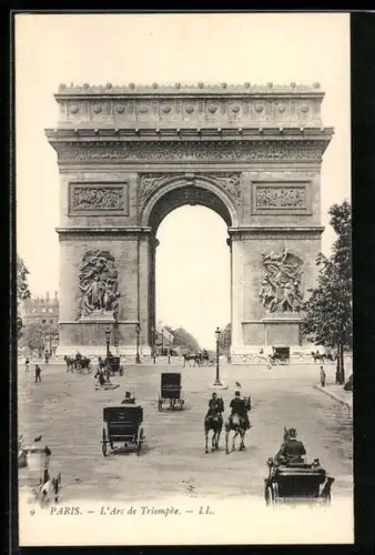 AK Paris, L`Arc de Triomphe, Triumphbogen mit Kutschen
