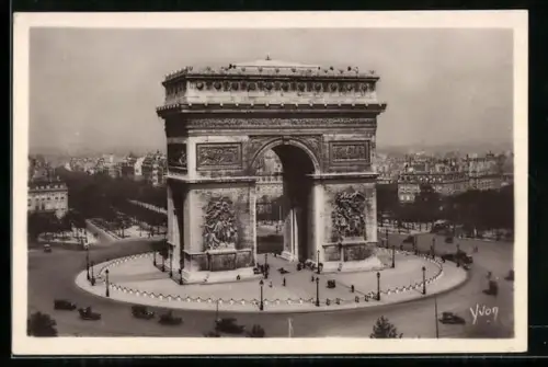 AK Paris, L`Arc de Triomphe et la Place de l`Etoile
