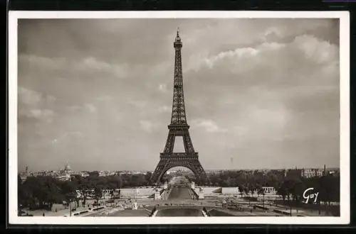 AK Paris, La Tour Eiffel et les Jardins du Palais de Chaillot, Eiffelturm