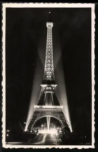 AK Paris, Illumination de la Tour Eiffel, Eiffelturm